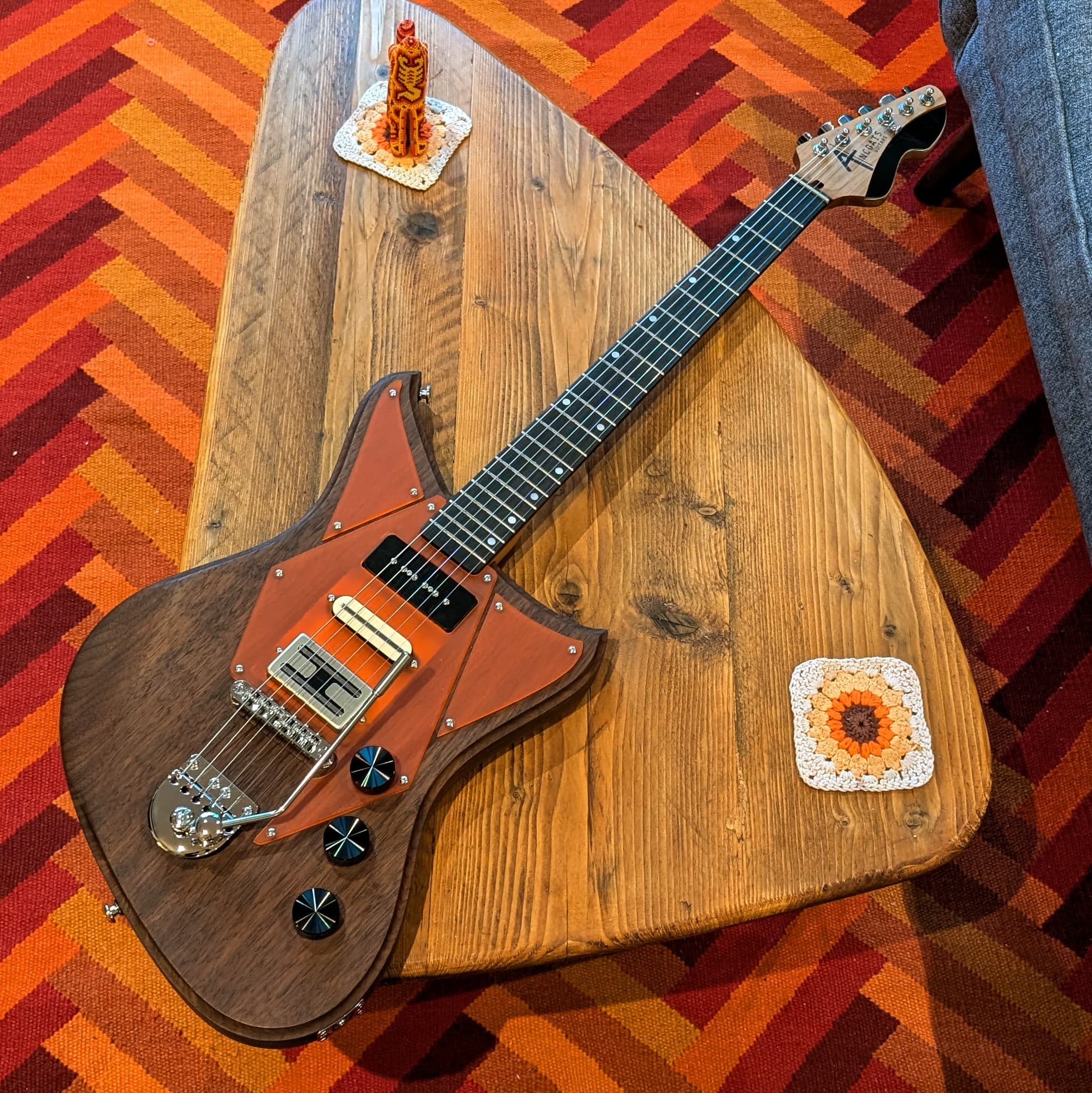 NQ Guitar 16