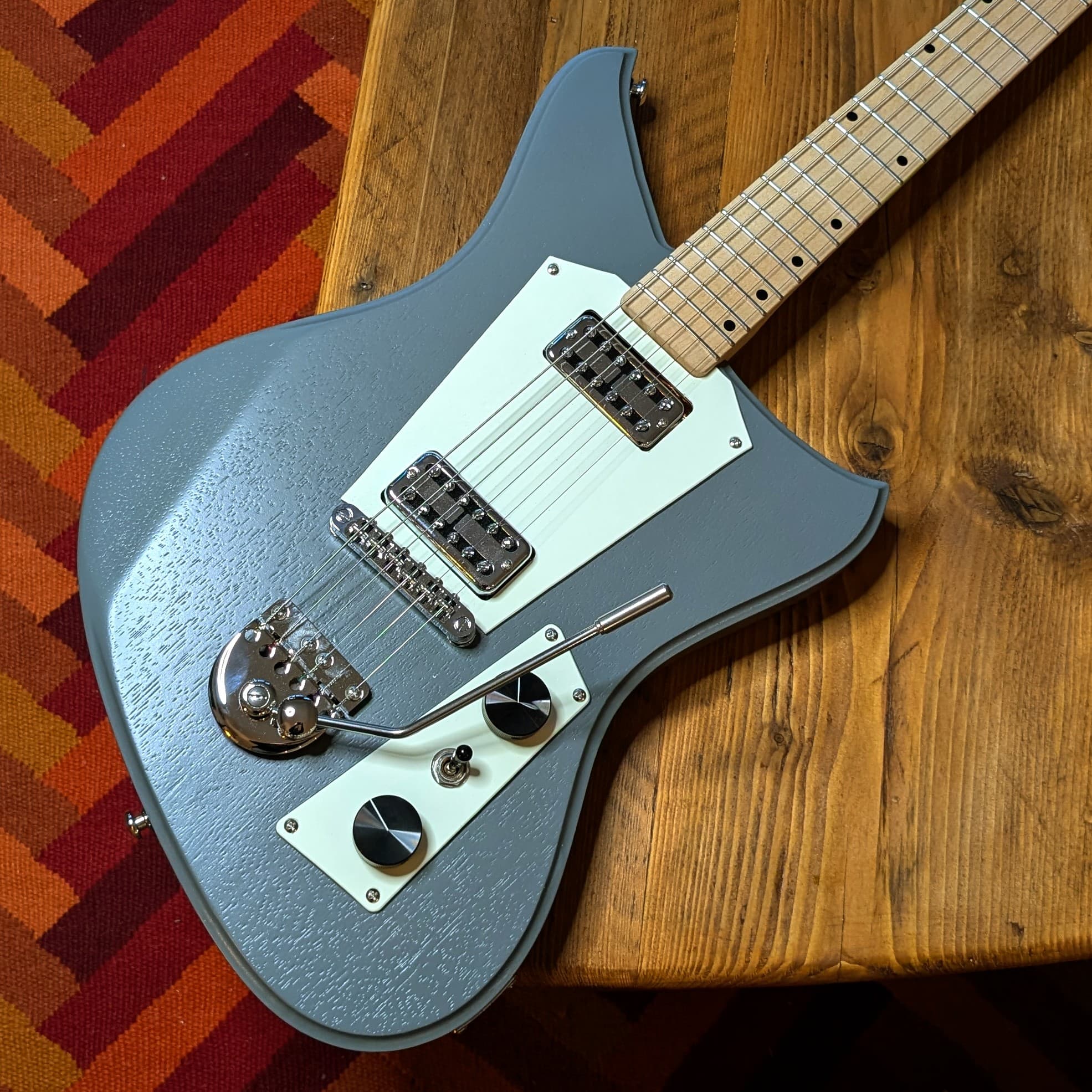 NQ Guitar 19